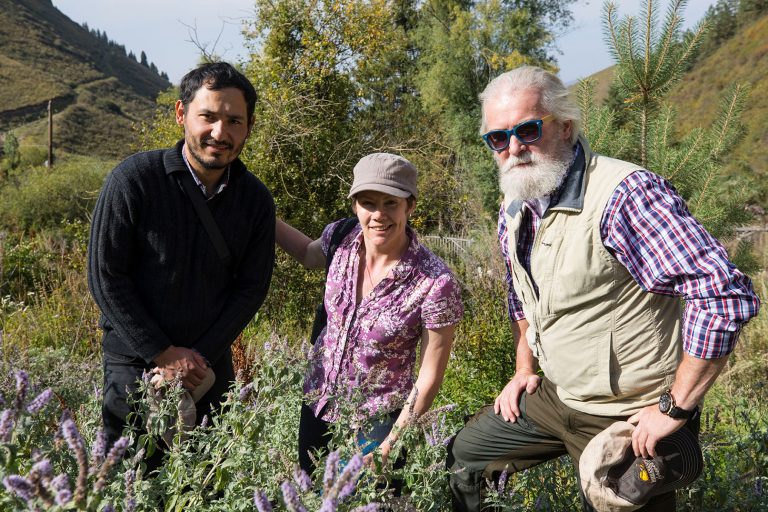 Rosie Cooney, Chair IUCN SULi, Shane Mahoney, Vice-Chair IUCN SULi during an excursion in the foothills of the Tian Shan Mountains, Kyrgyzstan after the Chunkurchak IUCN SULiCA Inaugural Meeting.